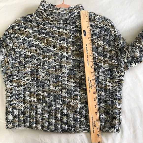 Black Tape Women's Cable Knit Sweater Could fit medium - Picture 8 of 8